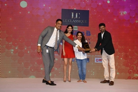 Karishma Shetty won Iconic Celebrity Spiritual Coach at Midday Awards