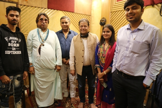 Navratri Songs Record In The voice Of Anoop Jalota And Sadhana Sargam
