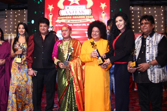 GRAND SUCCESS OF CINEMA  AAJTAK  ACHIEVERS  AWARDS