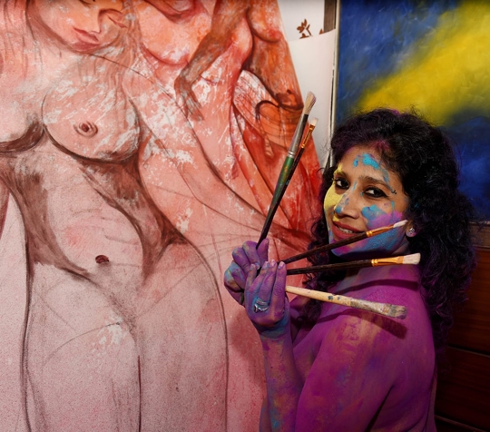 Painter Sandhya Vaish Celebrated The Festival Of Colours HOLI This Year By Staying  Indoors