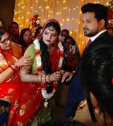 Superstar Ritesh Pandey Of Bhojpuri Cinema Engaged With Vaishali Pandey  Soon To Tie Knot