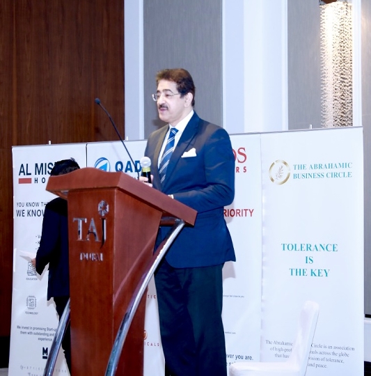 Media Guru Dr Sandeep Marwah Honoured In UAE