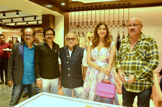 Bharat Sumbad’s Women’s Wear Store  RASAYA  Grand Opening in Santacruz with Sunil Pal – Arun Bakshi –  Jyoti Saxena –  Kishori Shahane –  Leena Kapoor  Hosted by Ronnie Rodrigues