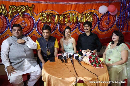 कोविड के दो साल के बाद एक्ट्रेस नेहा बंसल ने कुमार सानू के बंगले में मनाया अपना जन्मदिन