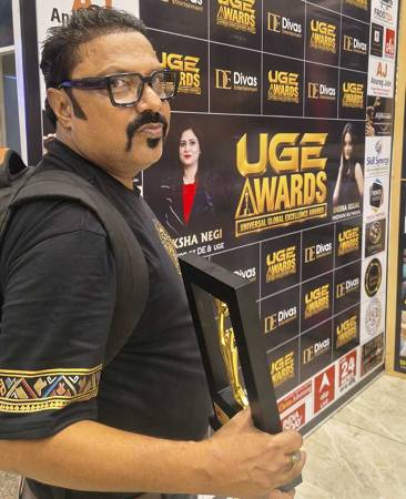 बॉलीवुड स्टार स्नेहा उल्लाल के हाथों सम्मानित हुए Melody Monks Entertainment के Founder & Director डॉ. देबोजीत लाहिड़ी