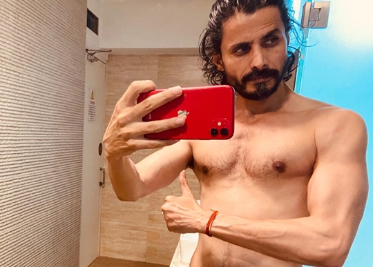 Bollywood Actor Man Singh’s workout photos went viral on social media