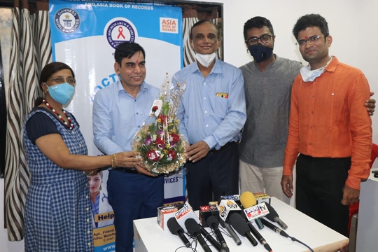Dr  Dharmendra Kumar Launches A Unique Health Project Doctors 365