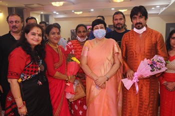 Mrs  Kajal Ghosh Rochwani  Founder of Royal Femme Club  organized Kaali Puja  At Andheri West. Dr  Bharati Lavekar – MLA  Versova Vidhaan Sabha Was Honorable Chief Guest