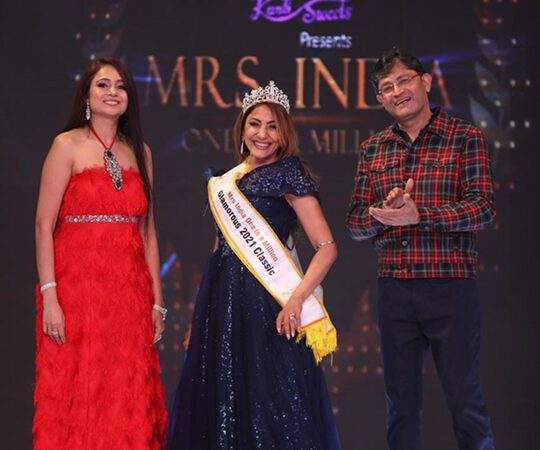 Mrs Sunita Sunil Wadhawan  Wins the Title of Mrs India Maharashtra in Beauty Pageant Mrs India One in a Million 2021