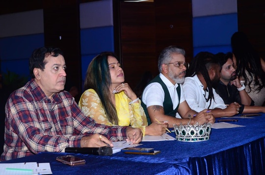 Actress Shruti Saxena Jury for Teen Mr Miss Mrs Universe 2022 And Honoured With IPEAA Awards In Pune