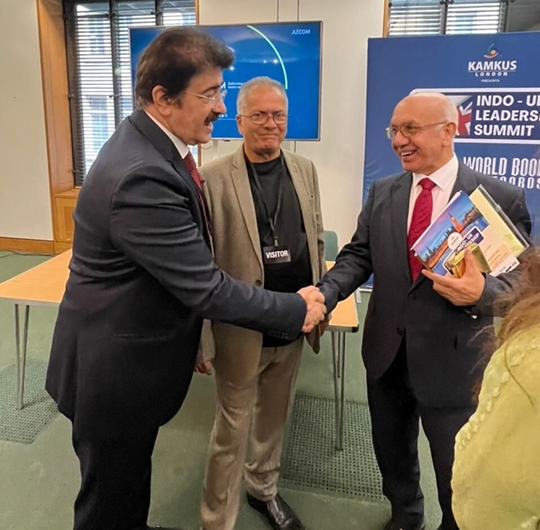 Record-Man  Sandeep Marwah In World Book Of Records In London 4th Time