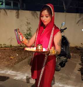 As Ms Neha Bansal Becomes Mrs Bansal Fans Go Heart Broken As Pictures Goes Viral Celebrating Her First Karvachauth